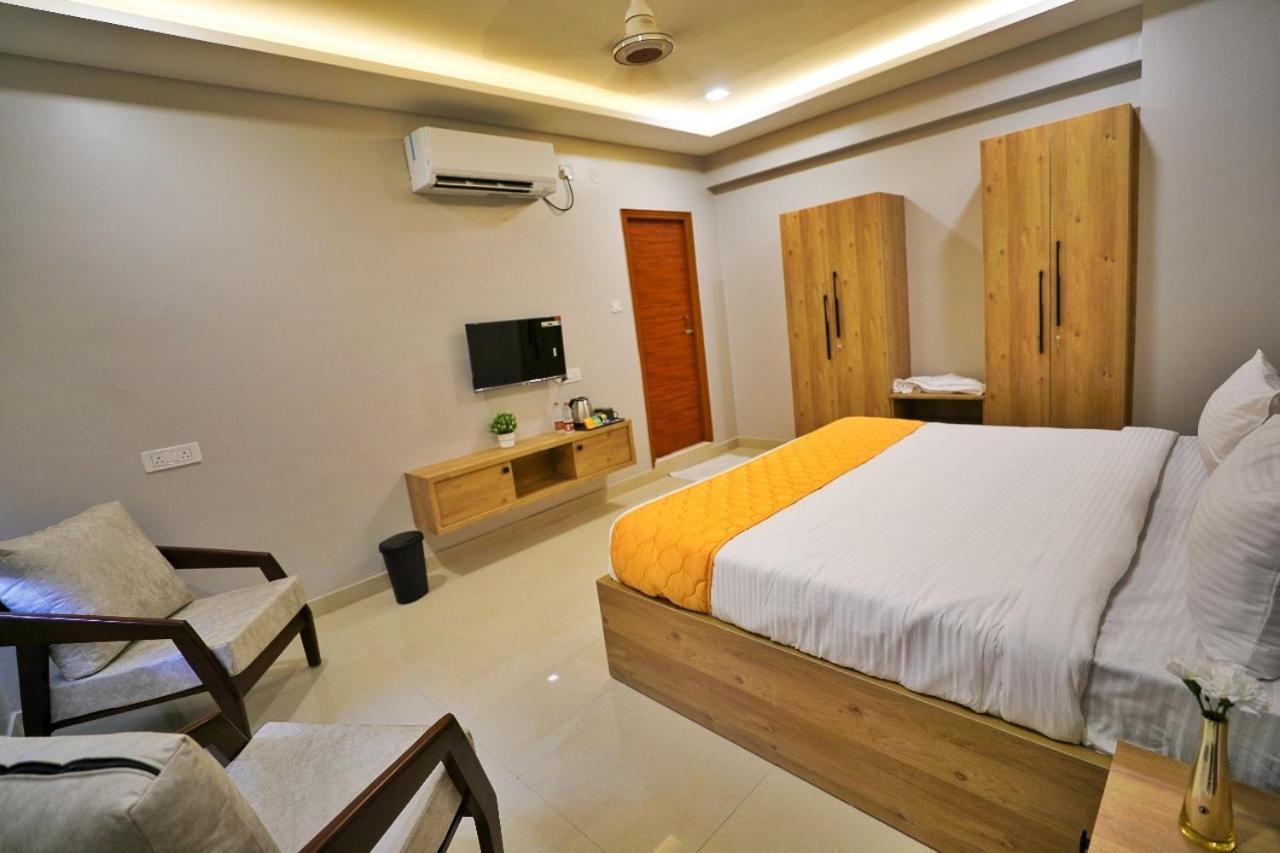 Hotel Ceasta, Beside Us Consulate Hyderabad, Gachibowli Gundipet المظهر الخارجي الصورة