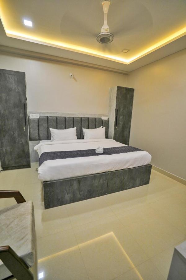 Hotel Ceasta, Beside Us Consulate Hyderabad, Gachibowli Gundipet المظهر الخارجي الصورة