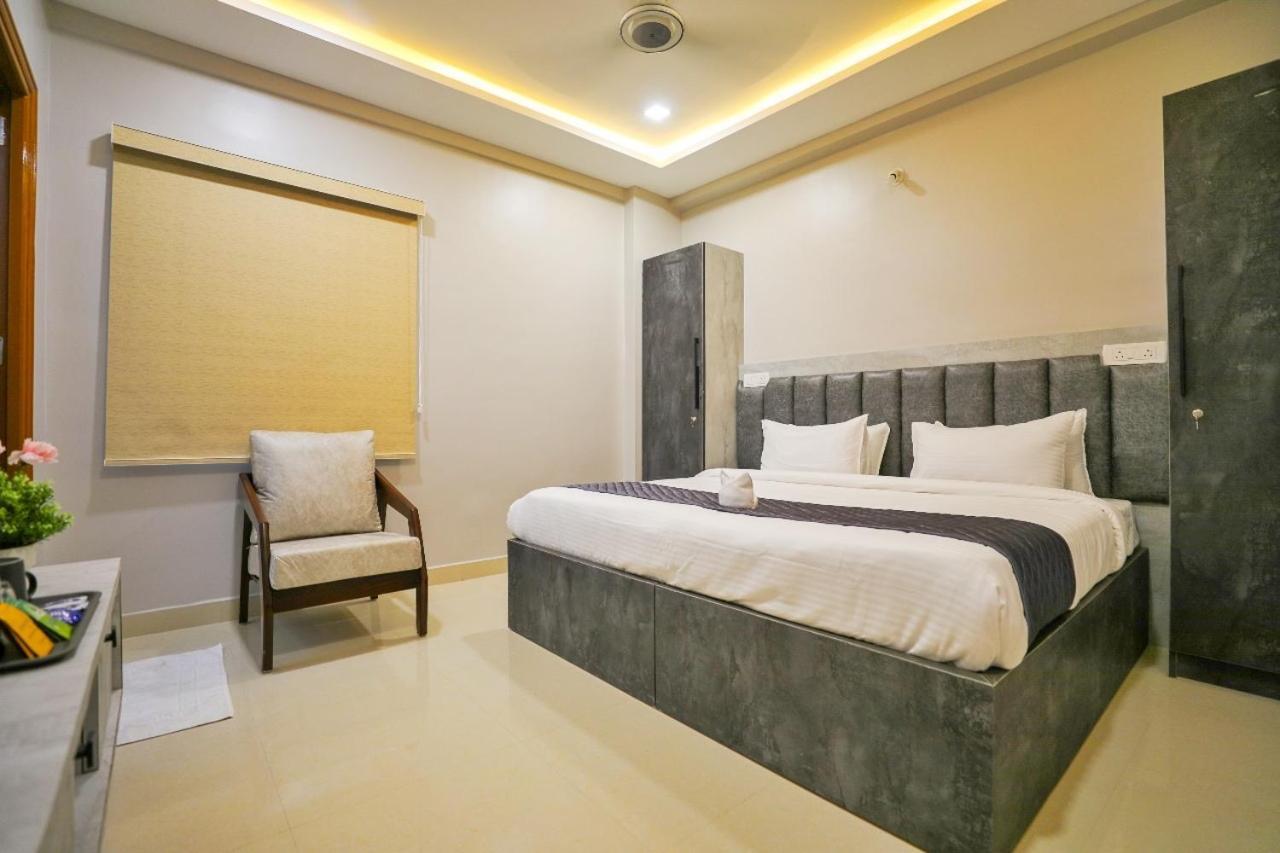 Hotel Ceasta, Beside Us Consulate Hyderabad, Gachibowli Gundipet المظهر الخارجي الصورة